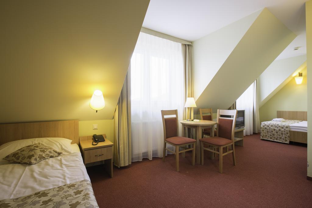 Ski Hotel Piwniczna-Zdroj Exterior foto