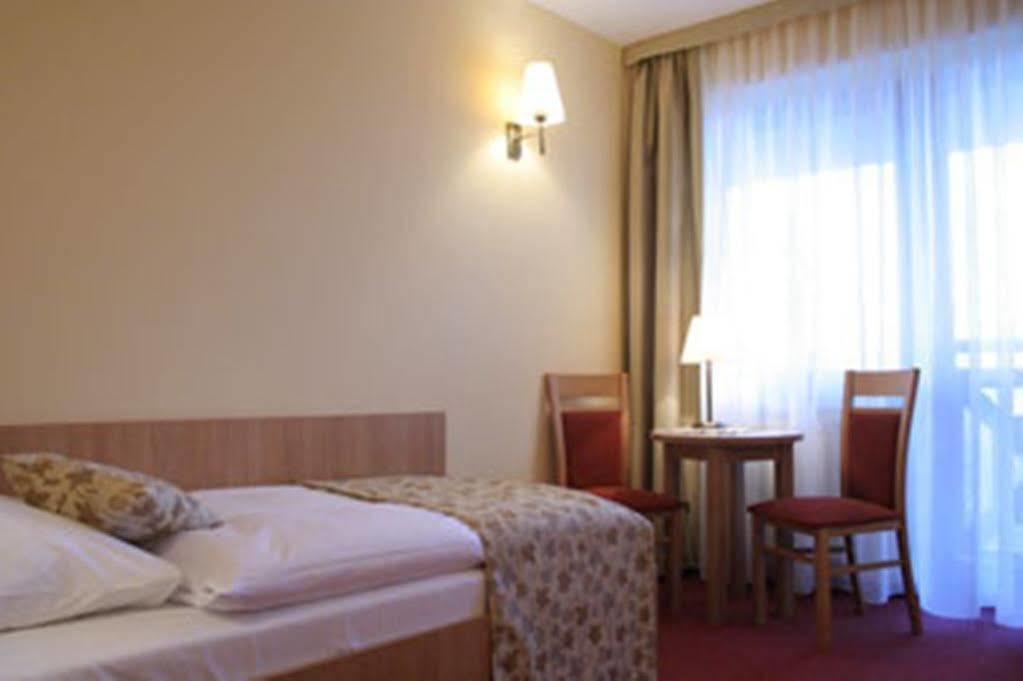 Ski Hotel Piwniczna-Zdroj Exterior foto